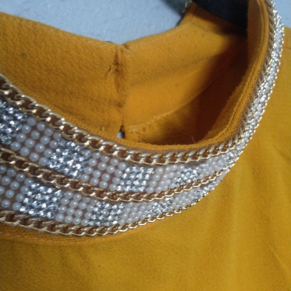 XL Mustard yellow blouse with collar - Picture 3 of 11